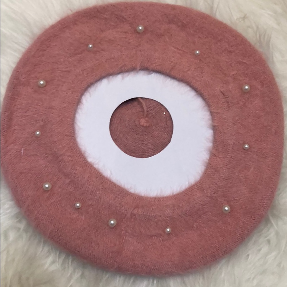 Last 1! PINK or IVORY KNIT FUZZY PEARL BERET - Picture 5 of 8